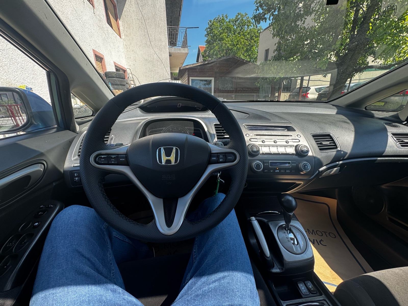 Honda Civic Sedan 1.8i automatik, fotografija 9