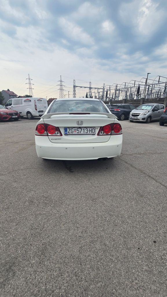 Honda Civic Sedan ES 1.8 i-VTEC, fotografija 4