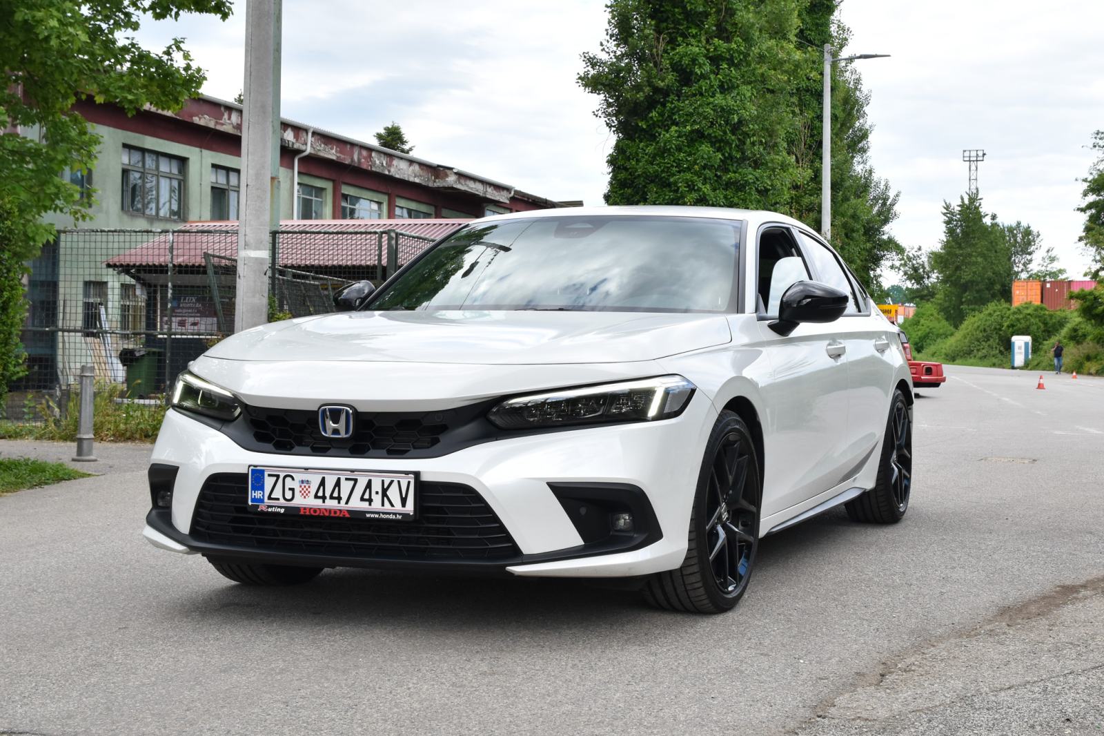 Honda Civic SPORT eHEV, HR auto, star 6 mj, fotografija 3