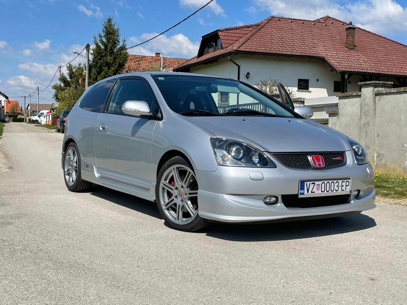 Type R Ep.2 Honda Civic Type R EP3 76.000 km, 2005 god.