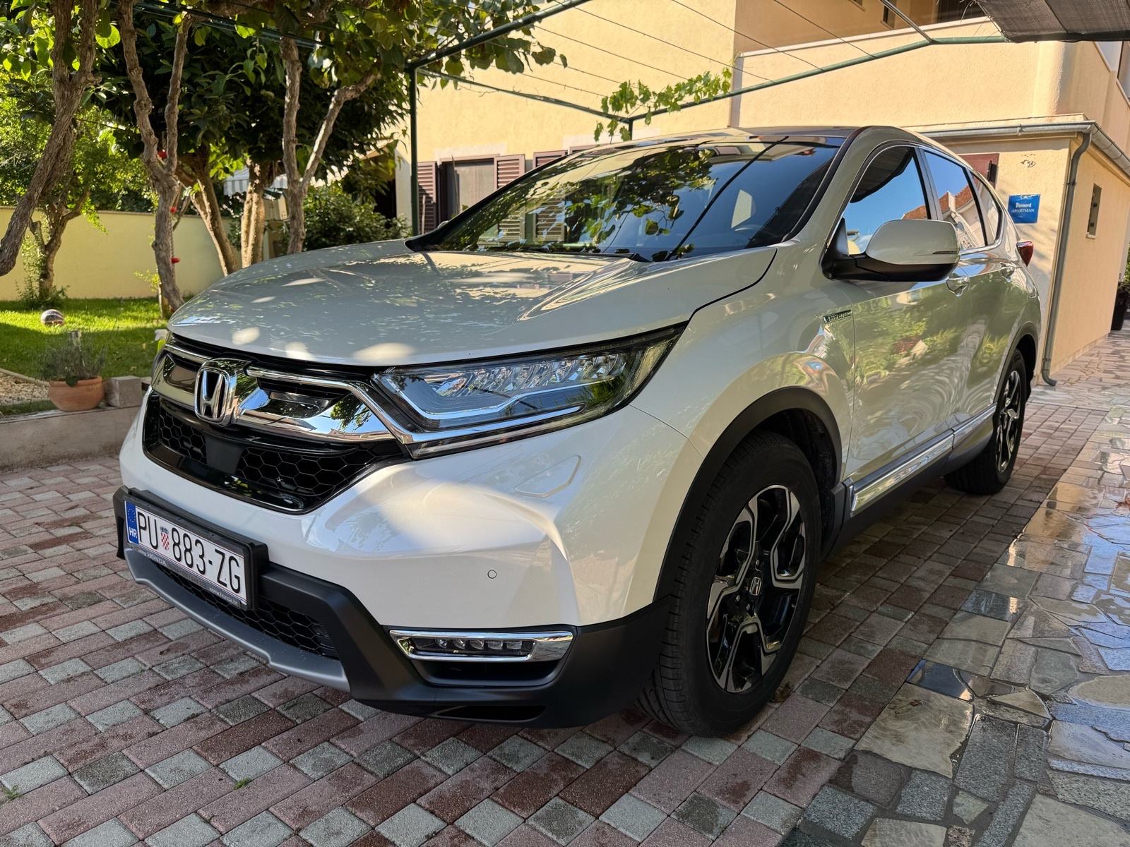 Honda CR-V 2,0 hybrid, automatik, u PDV-u, 2 seta kotaca, fotografija 2