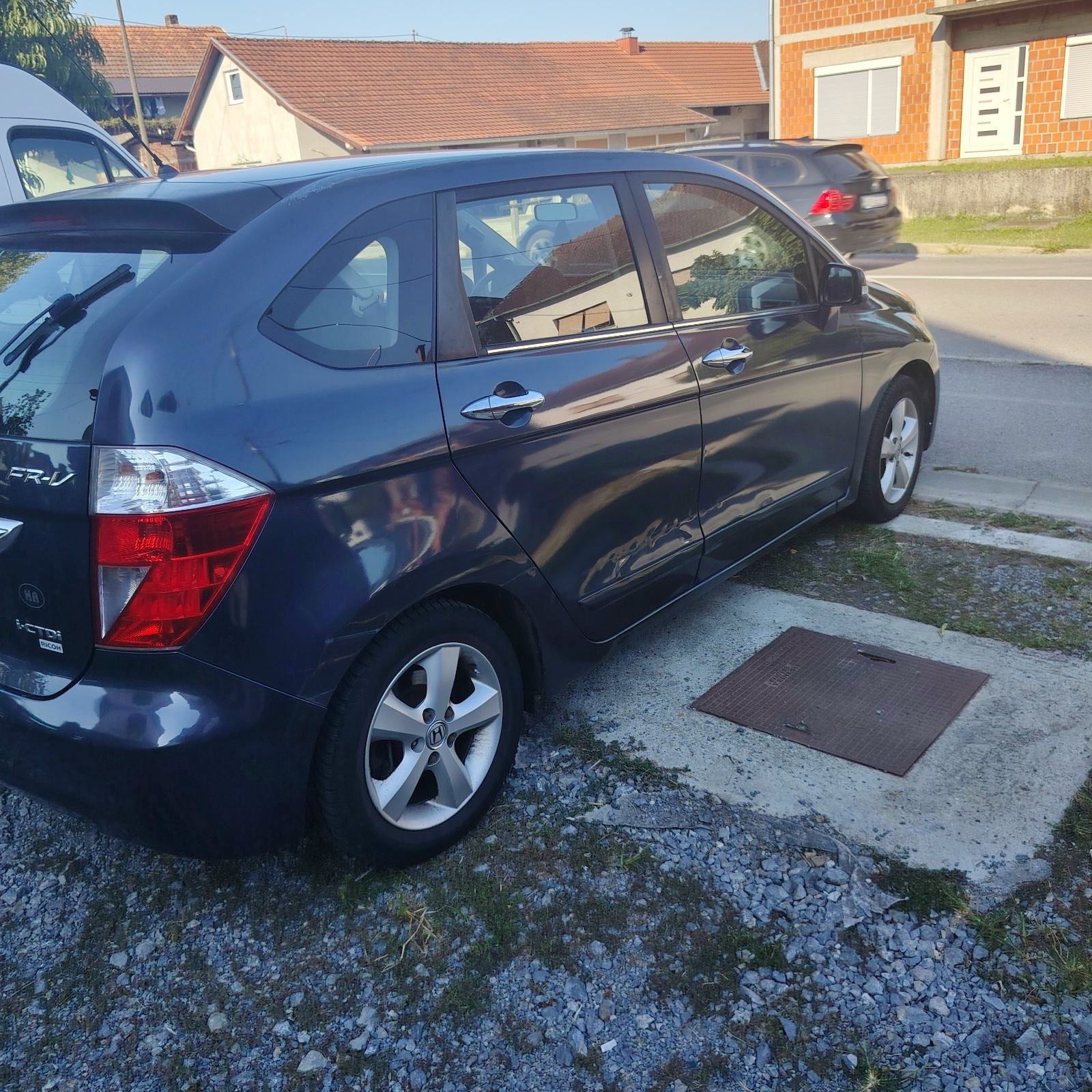 Honda FR-V 2,2, fotografija 6
