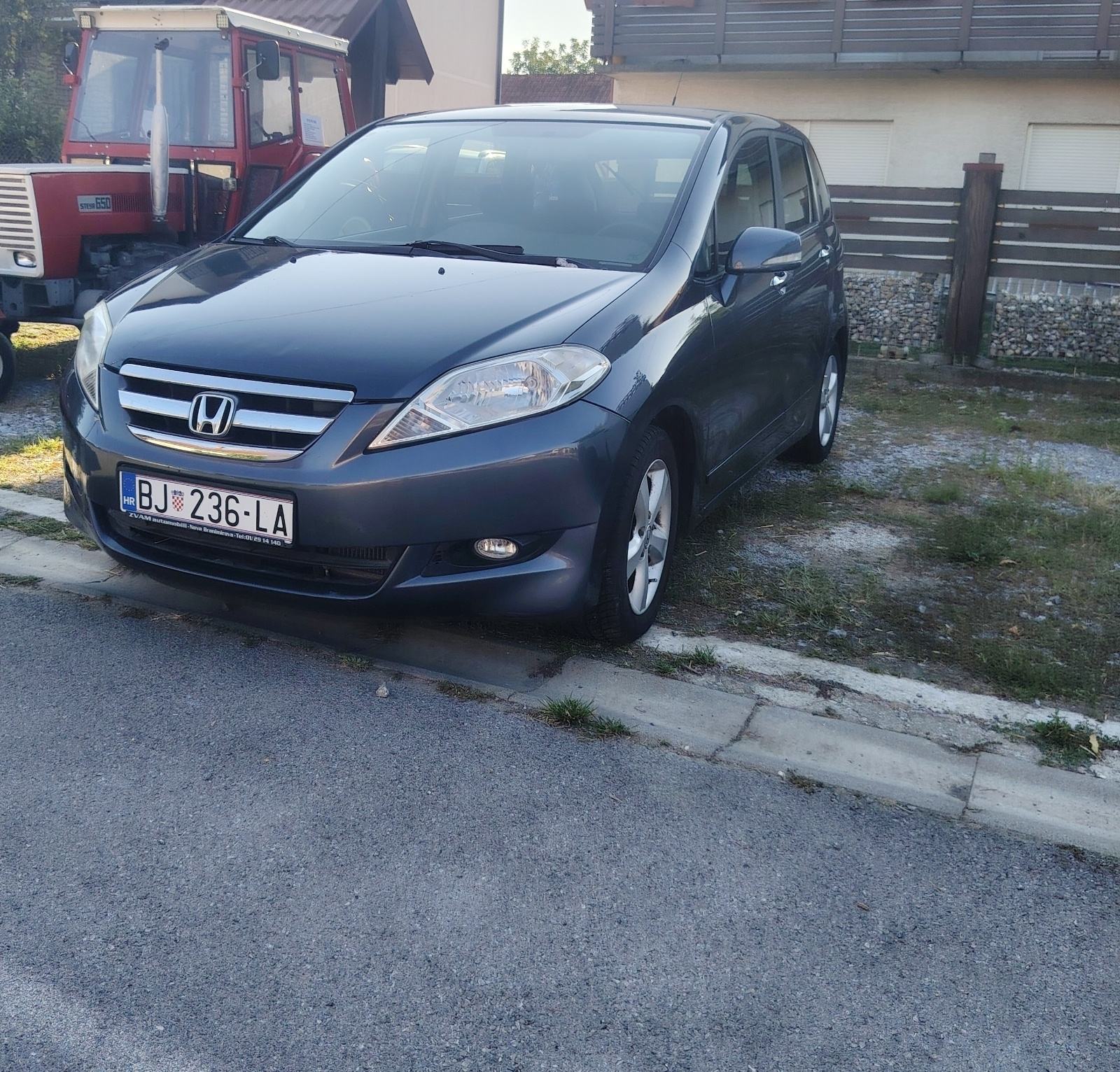 Honda FR-V 2,2, pogled izvana - slika 1