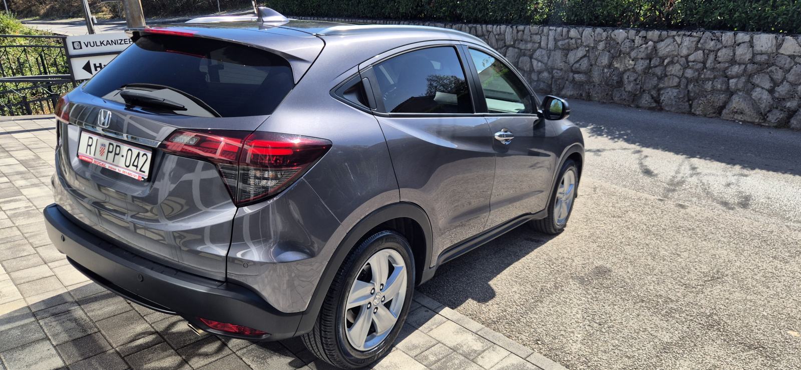 Honda HR-V 1,5 Executive CVT, samo 50.000km!, fotografija 6