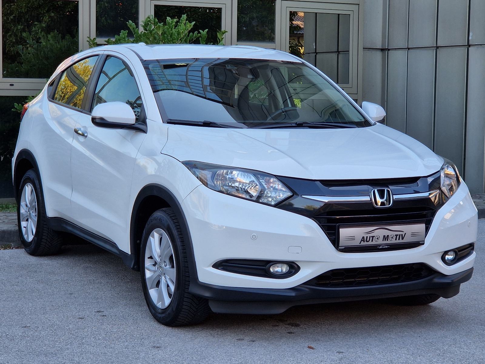 HONDA HR-V 1.5 i-VTEC ELEGANCE - 1.VLASNIK-ORIGINALNO STANJE-SERVISNA, fotografija 3