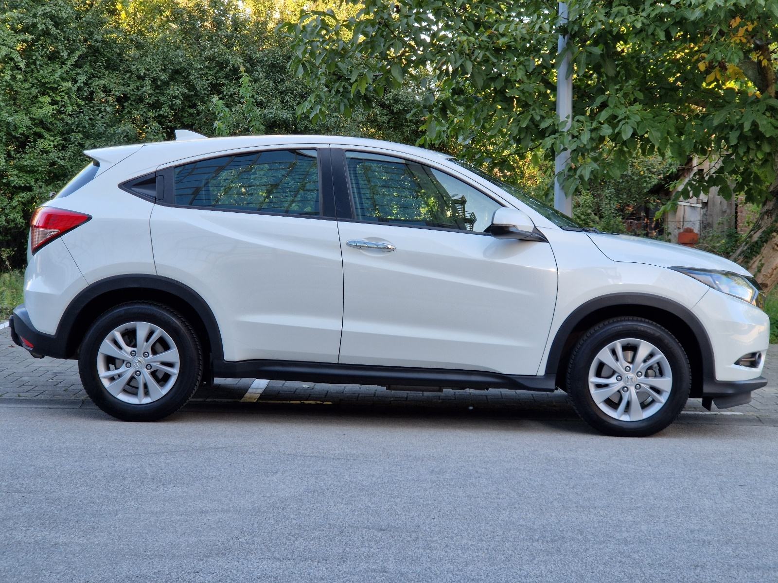 HONDA HR-V 1.5 i-VTEC ELEGANCE - 1.VLASNIK-ORIGINALNO STANJE-SERVISNA, fotografija 4