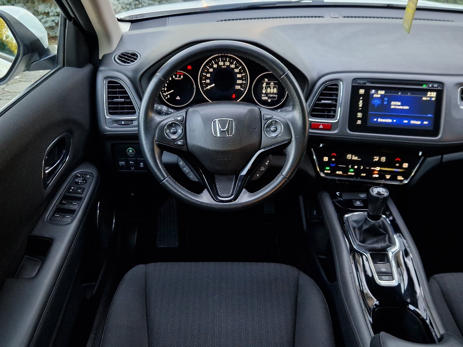 HONDA HR-V 1.5 i-VTEC ELEGANCE - 1.VLASNIK-ORIGINALNO STANJE-SERVISNA, fotografija 19