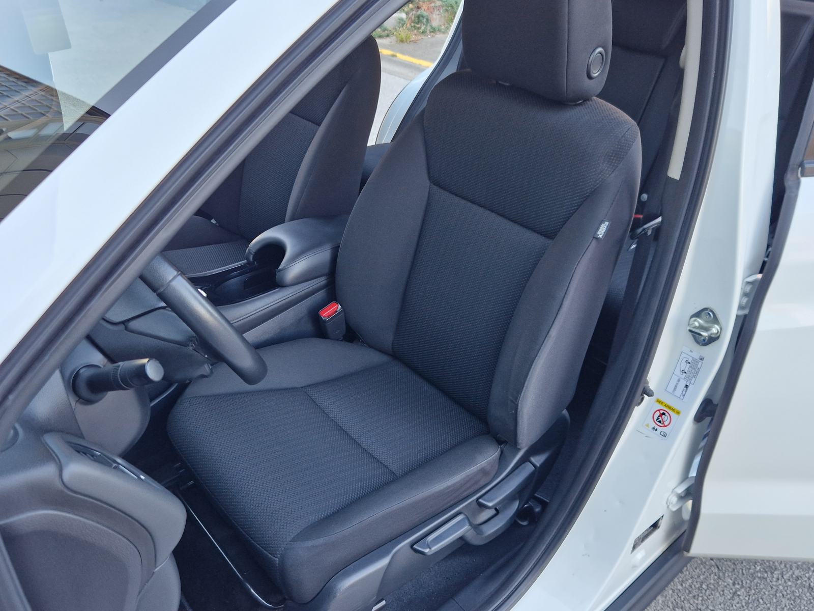 HONDA HR-V 1.5 i-VTEC ELEGANCE - 1.VLASNIK-ORIGINALNO STANJE-SERVISNA, fotografija 12
