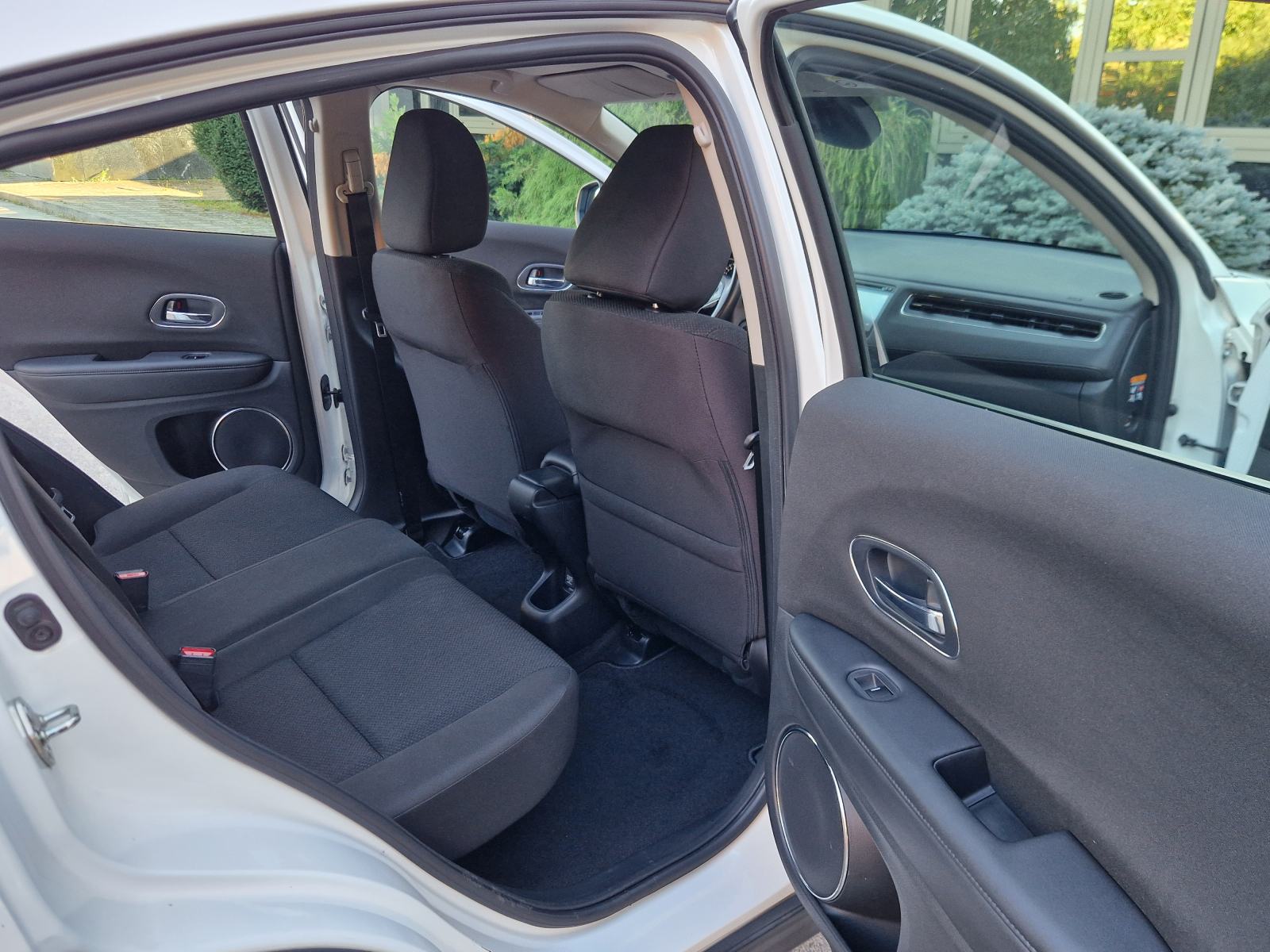 HONDA HR-V 1.5 i-VTEC ELEGANCE - 1.VLASNIK-ORIGINALNO STANJE-SERVISNA, fotografija 18