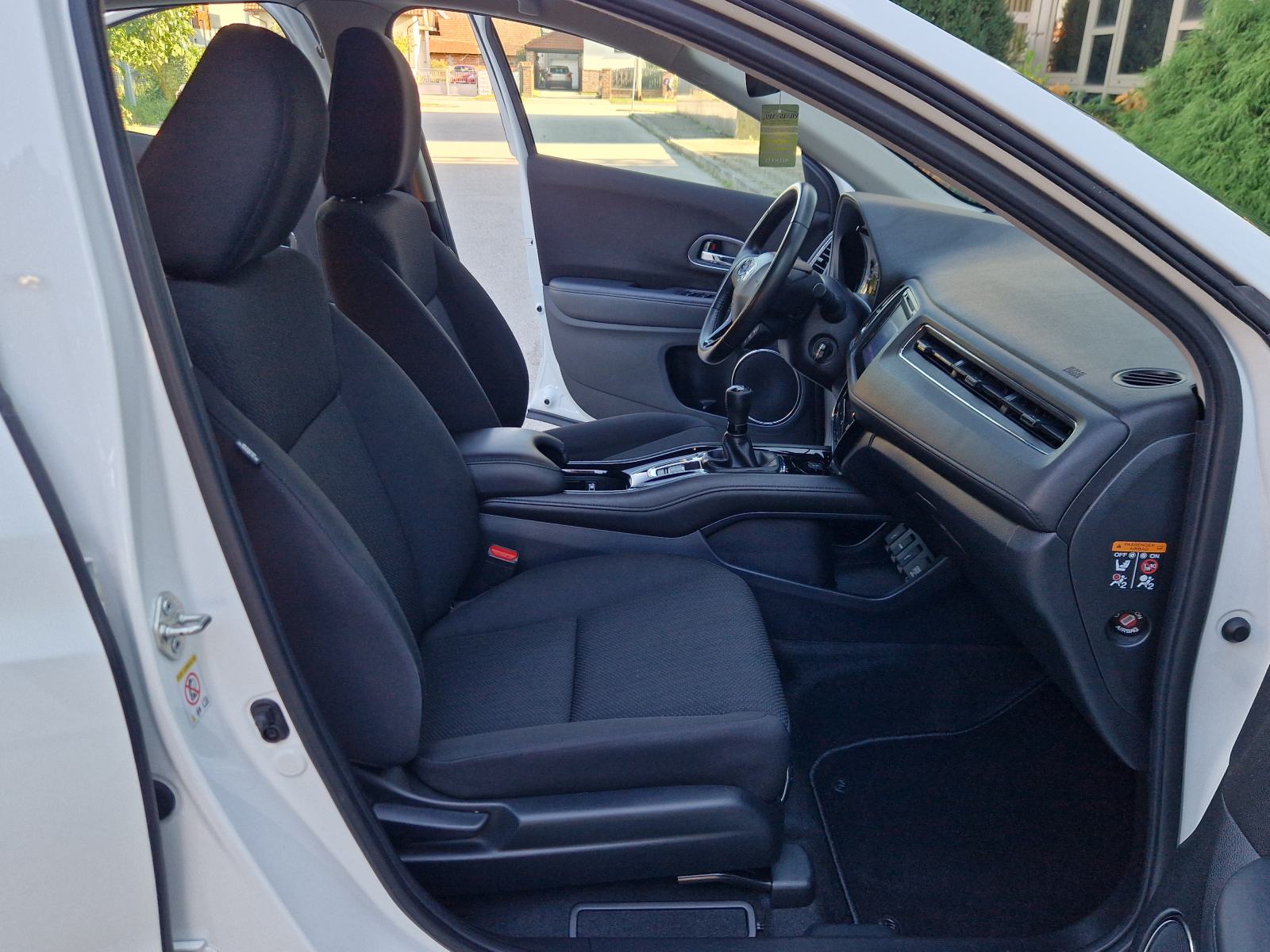HONDA HR-V 1.5 i-VTEC ELEGANCE - 1.VLASNIK-ORIGINALNO STANJE-SERVISNA, fotografija 16