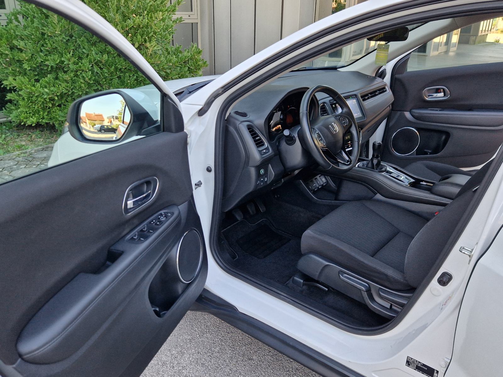 HONDA HR-V 1.5 i-VTEC ELEGANCE - 1.VLASNIK-ORIGINALNO STANJE-SERVISNA, fotografija 10