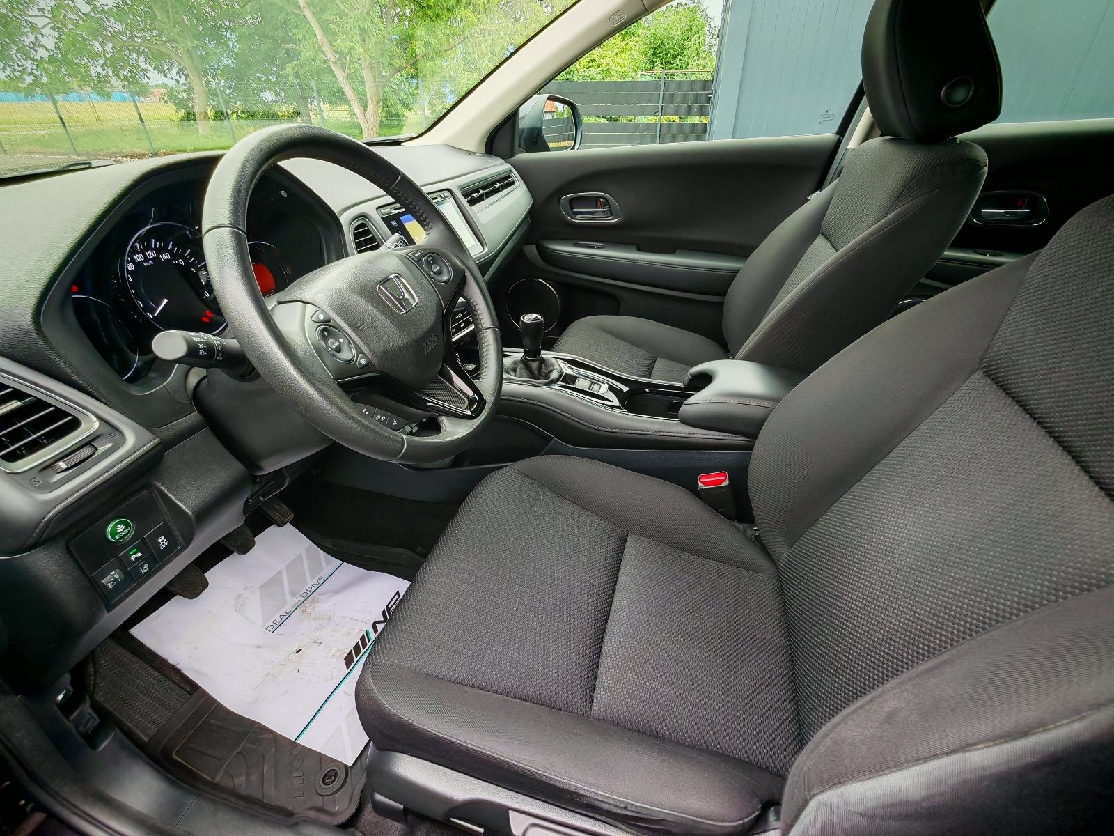 Honda HR-V 1,5 i-VTEC Elegance, fotografija 13