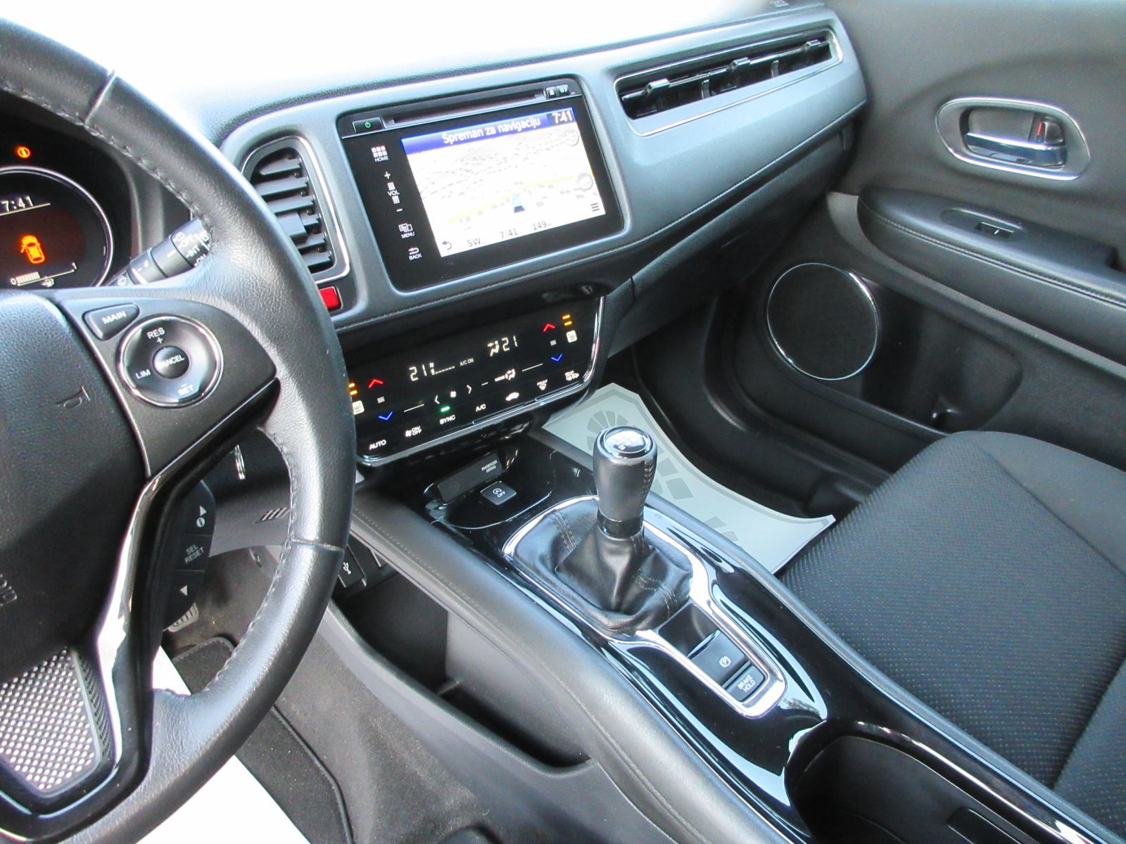 HONDA HR-V 1.5 I-VTEC NAVIGACIJA,TEMPOMAT,GR.SJEDALA,PDC,ALU 16 !!, fotografija 16