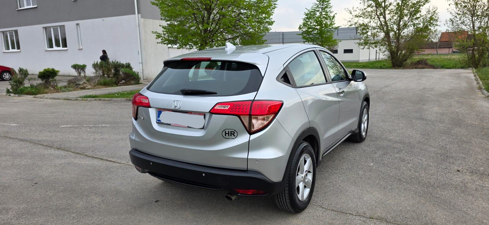 Honda HR-V 1,5 i-VTEC reg. do 01/27, Super stanje, fotografija 15
