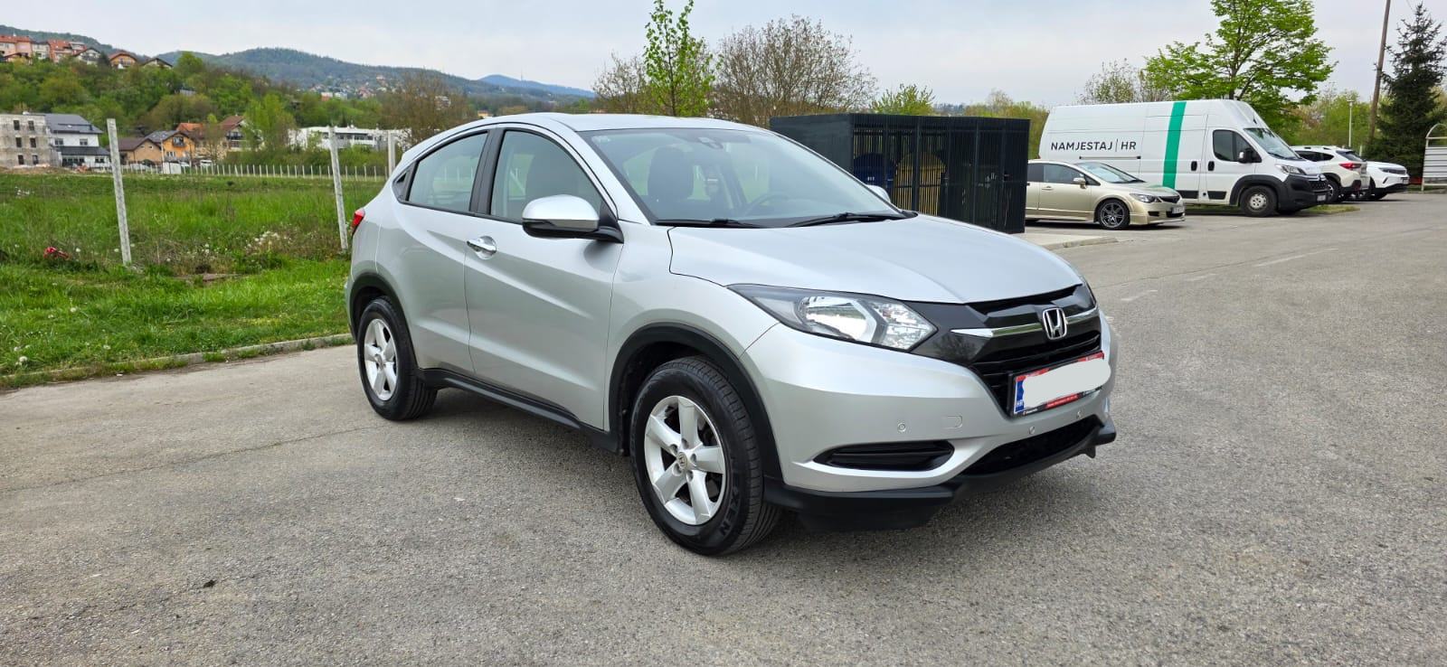 Honda HR-V 1,5 i-VTEC reg. do 01/27, Super stanje, fotografija 9