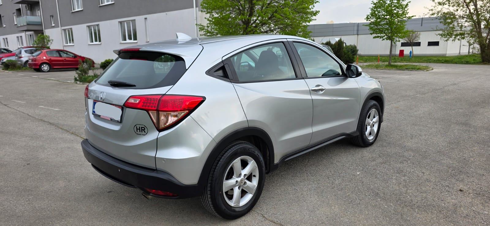 Honda HR-V 1,5 i-VTEC reg. do 01/27, Super stanje, fotografija 14