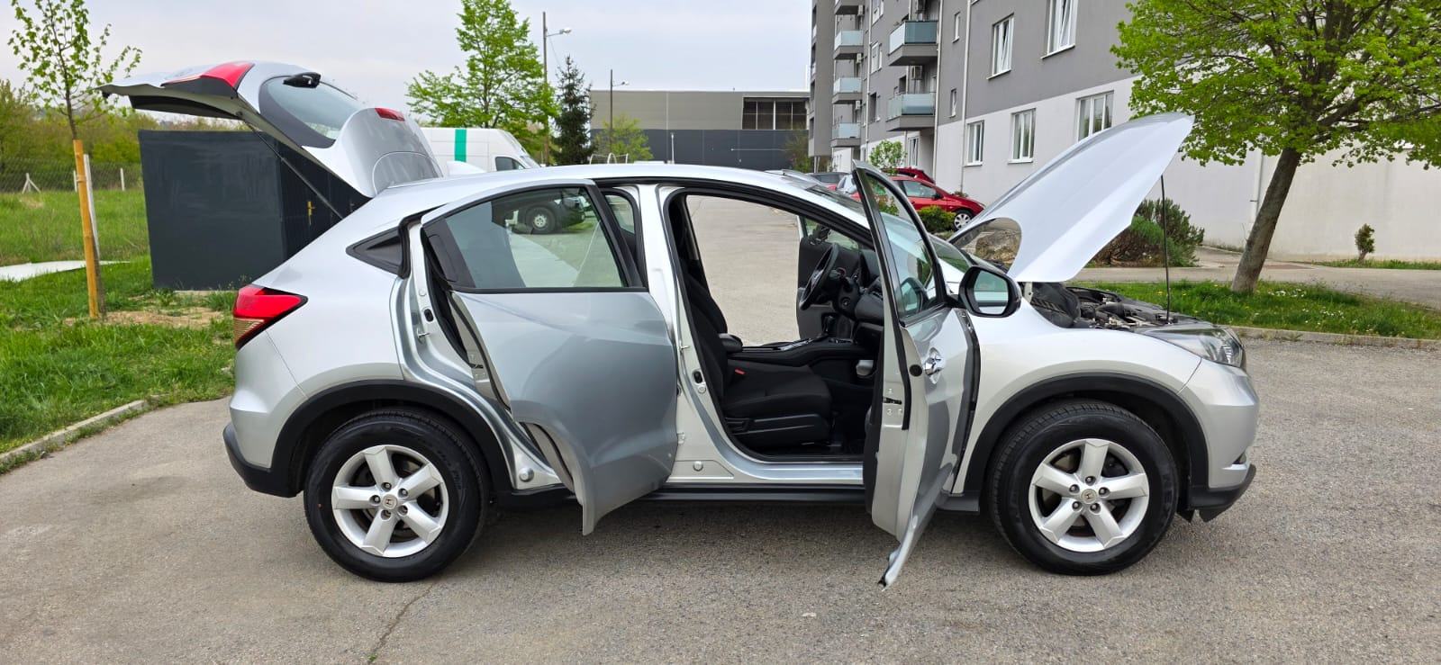 Honda HR-V 1,5 i-VTEC reg. do 01/27, Super stanje, fotografija 13
