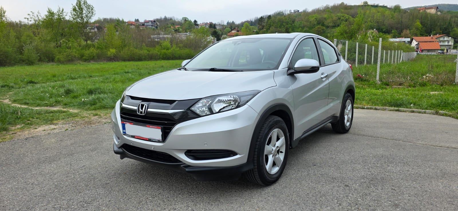 Honda HR-V 1,5 i-VTEC reg. do 01/27, Super stanje, fotografija 7