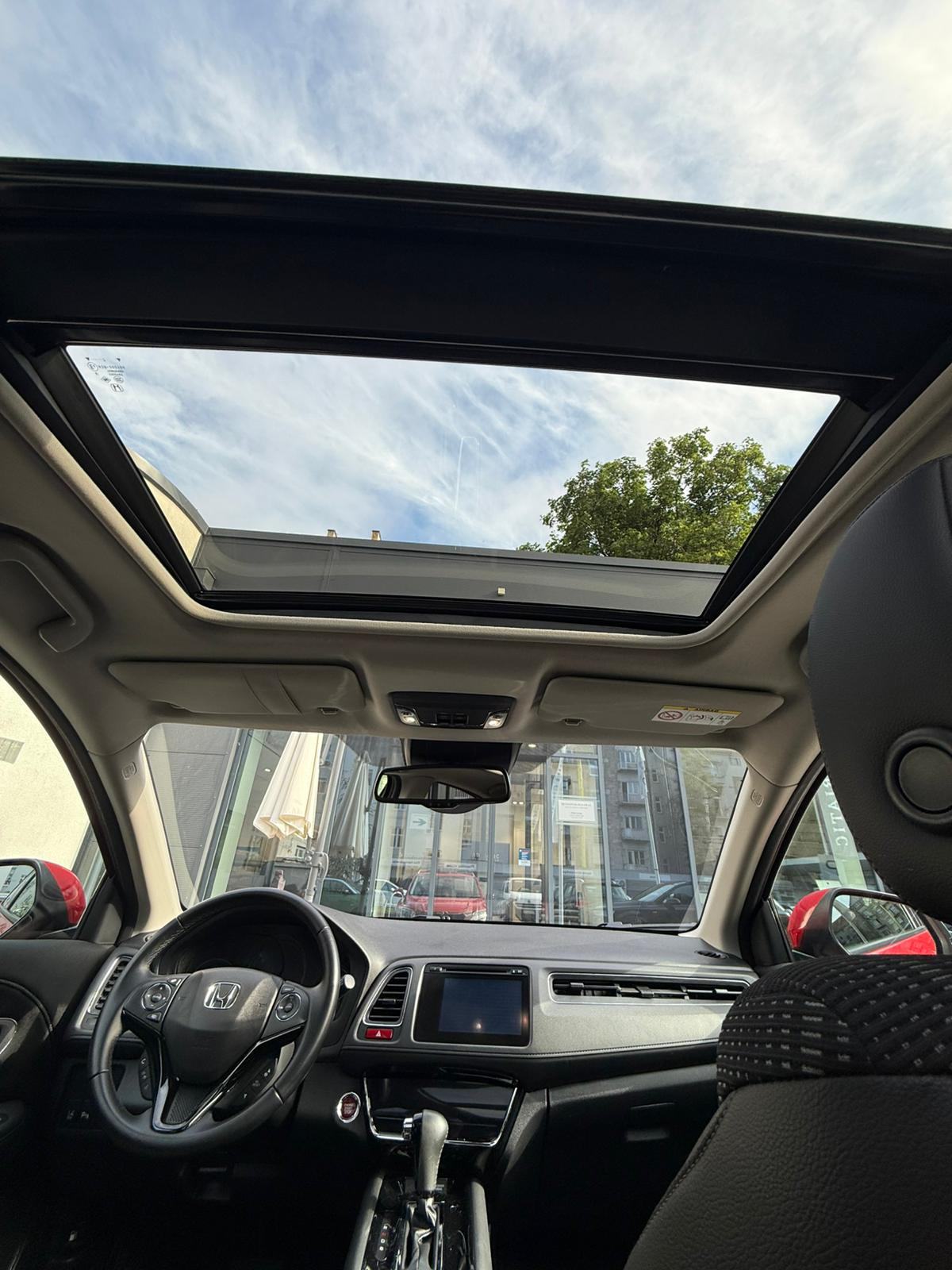 Honda HR-V 1,5 i-VTEC, fotografija 12