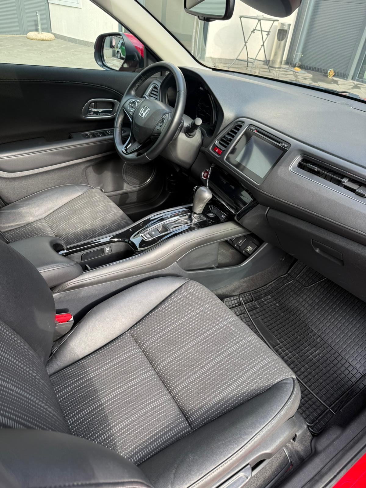 Honda HR-V 1,5 i-VTEC, fotografija 9