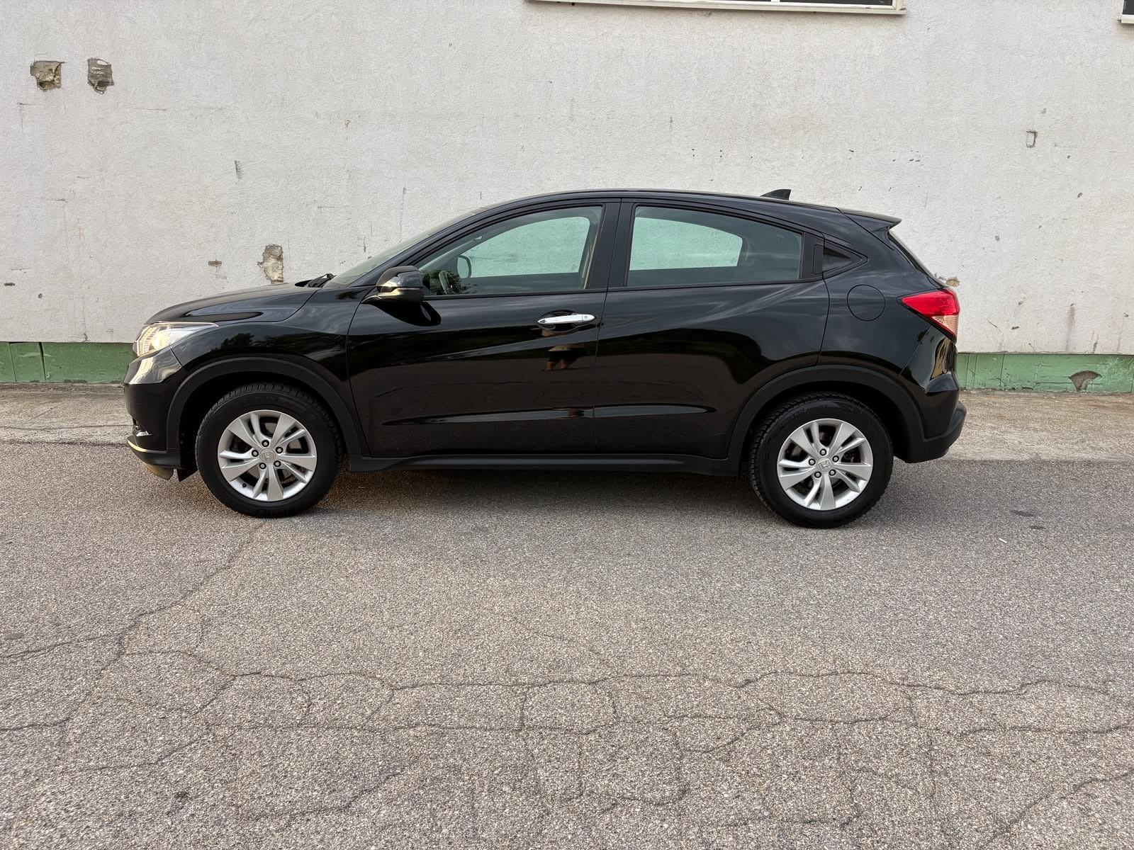Honda HR-V 1,6 i-DTEC 90.100km - 1.VLASNIK, TOP STANJE, JAMSTVO 12MJ., fotografija 8