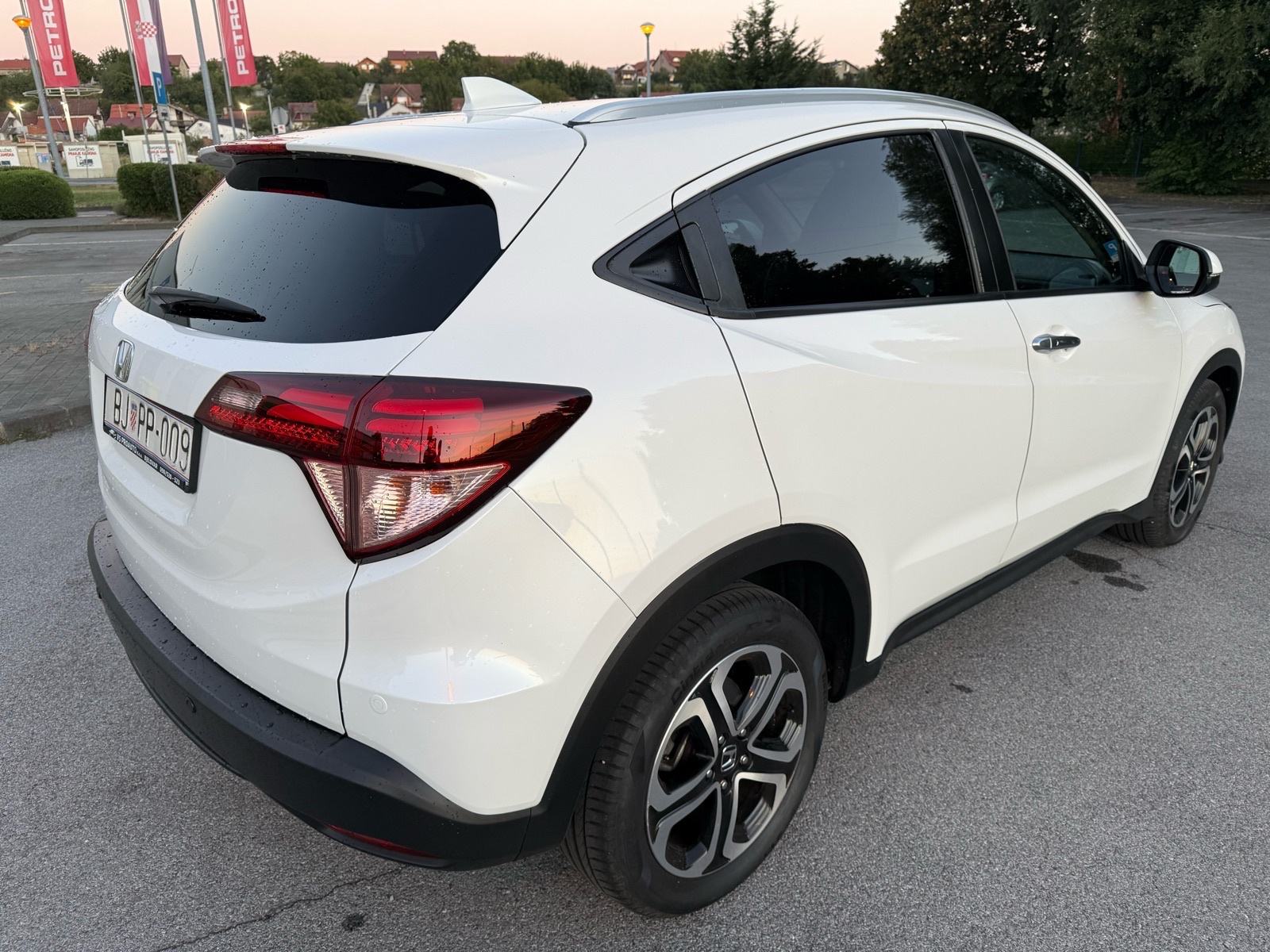 Honda HR-V 1,6 i-DTEC,NAVI,LED,PANORAMA,2xPDC,KAMERA..., fotografija 6