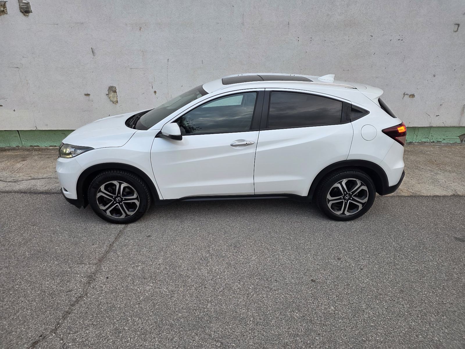 Honda HR-V 1,6 i-DTEC, NAVIGACIJA, PANORAMA, SERVISNA, TOP STANJE!, fotografija 3