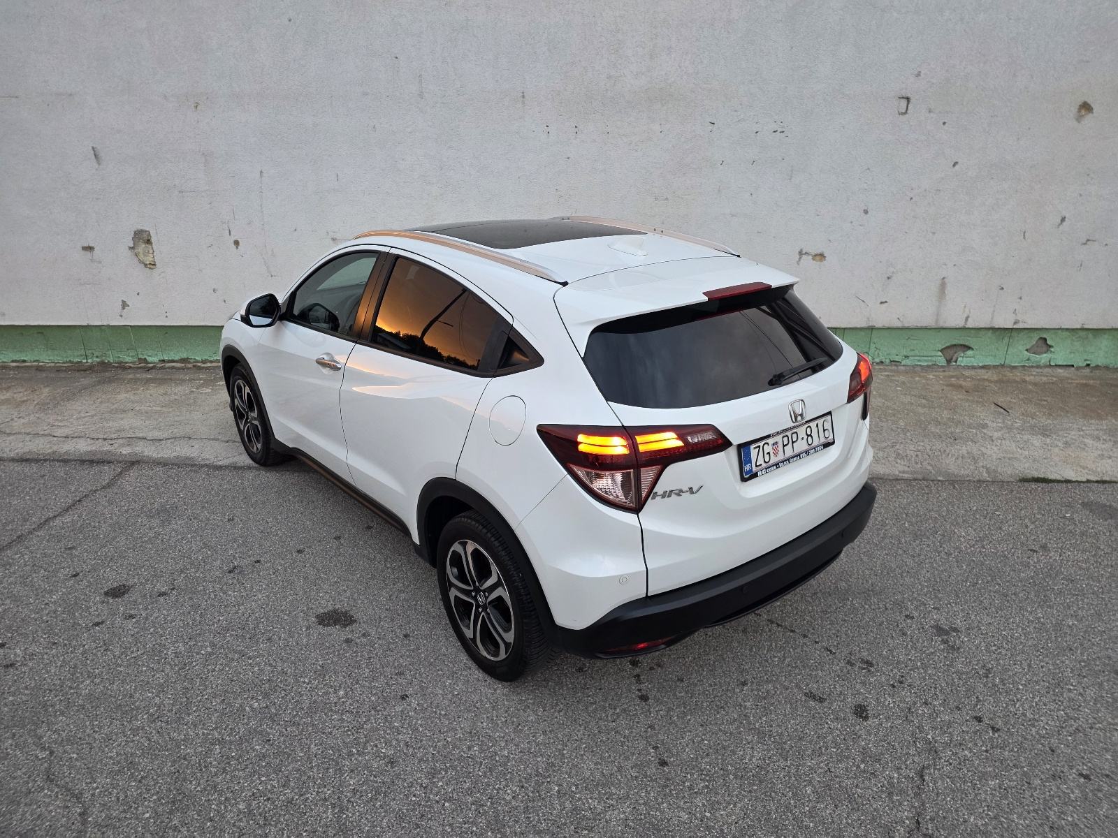 Honda HR-V 1,6 i-DTEC, NAVIGACIJA, PANORAMA, SERVISNA, TOP STANJE!, fotografija 15