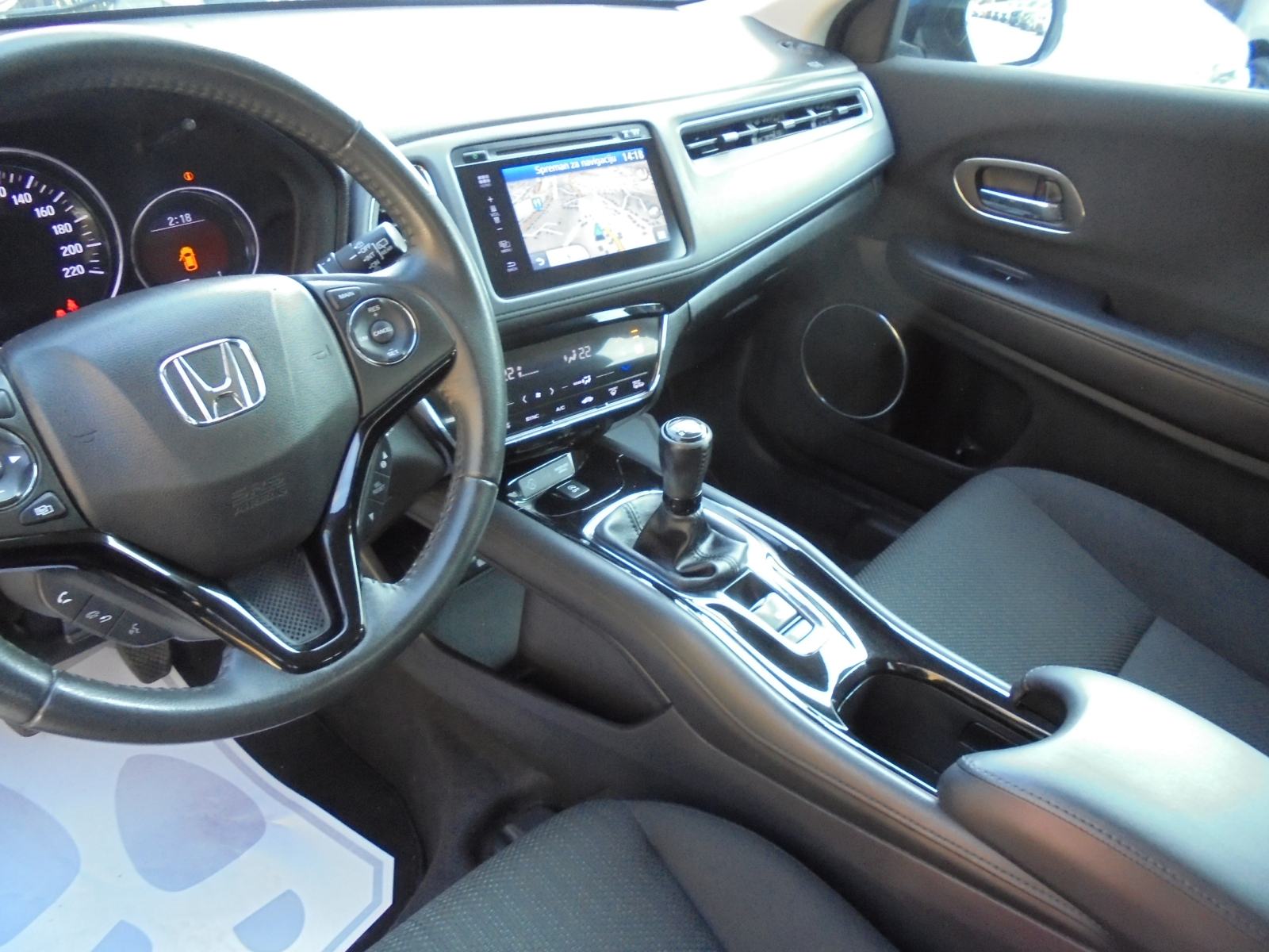HONDA HR-V 1.6 DTEC NAVIGACIJA,TEMPOMAT,GR. SJEDALA,ALU 17 !!, fotografija 18