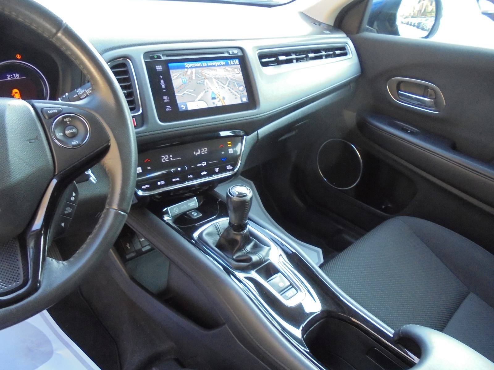 HONDA HR-V 1.6 DTEC NAVIGACIJA,TEMPOMAT,GR. SJEDALA,ALU 17 !!, fotografija 19