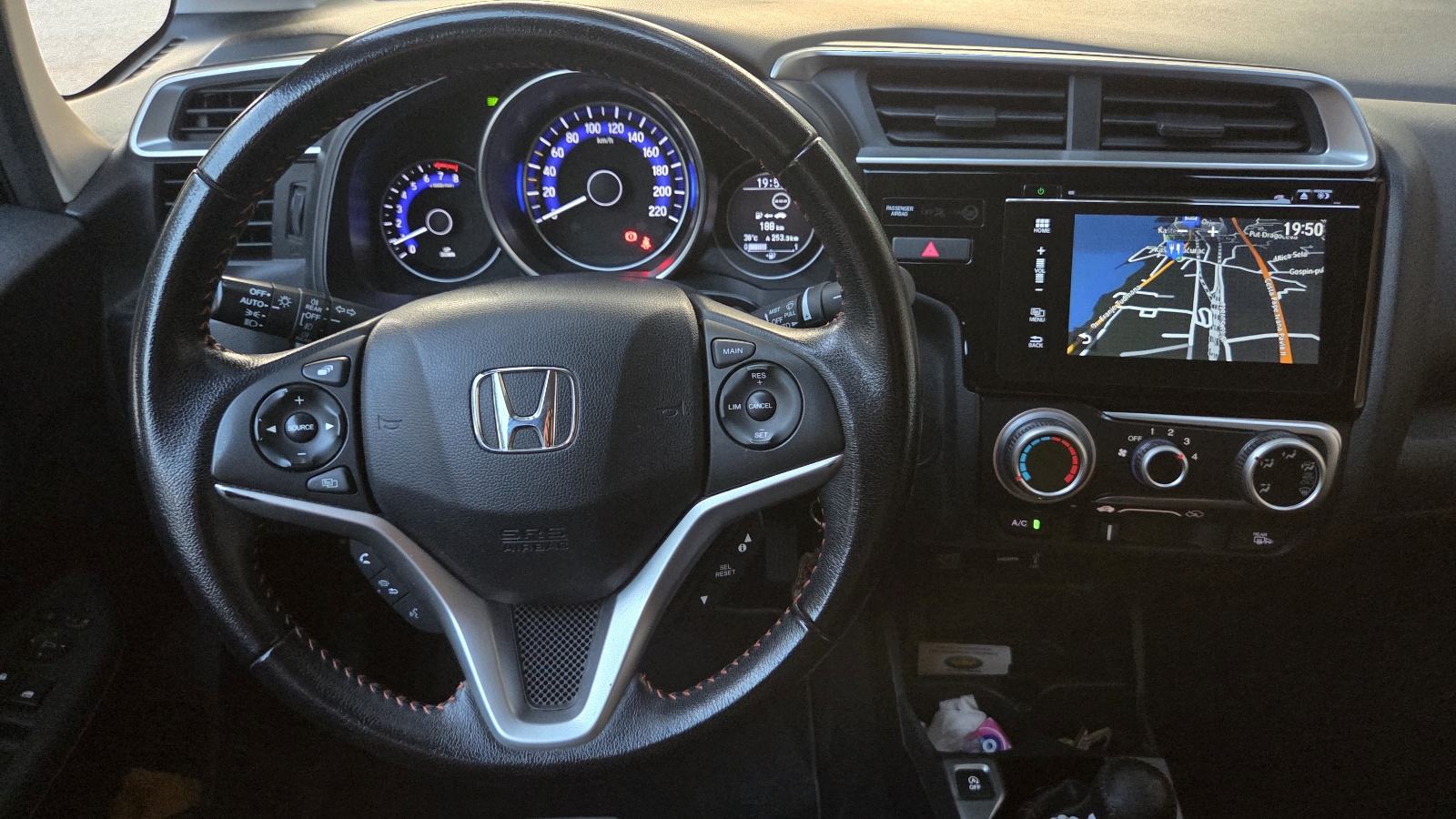 HONDA JAZZ 1,5 DYNAMIC 2018 god, fotografija 12