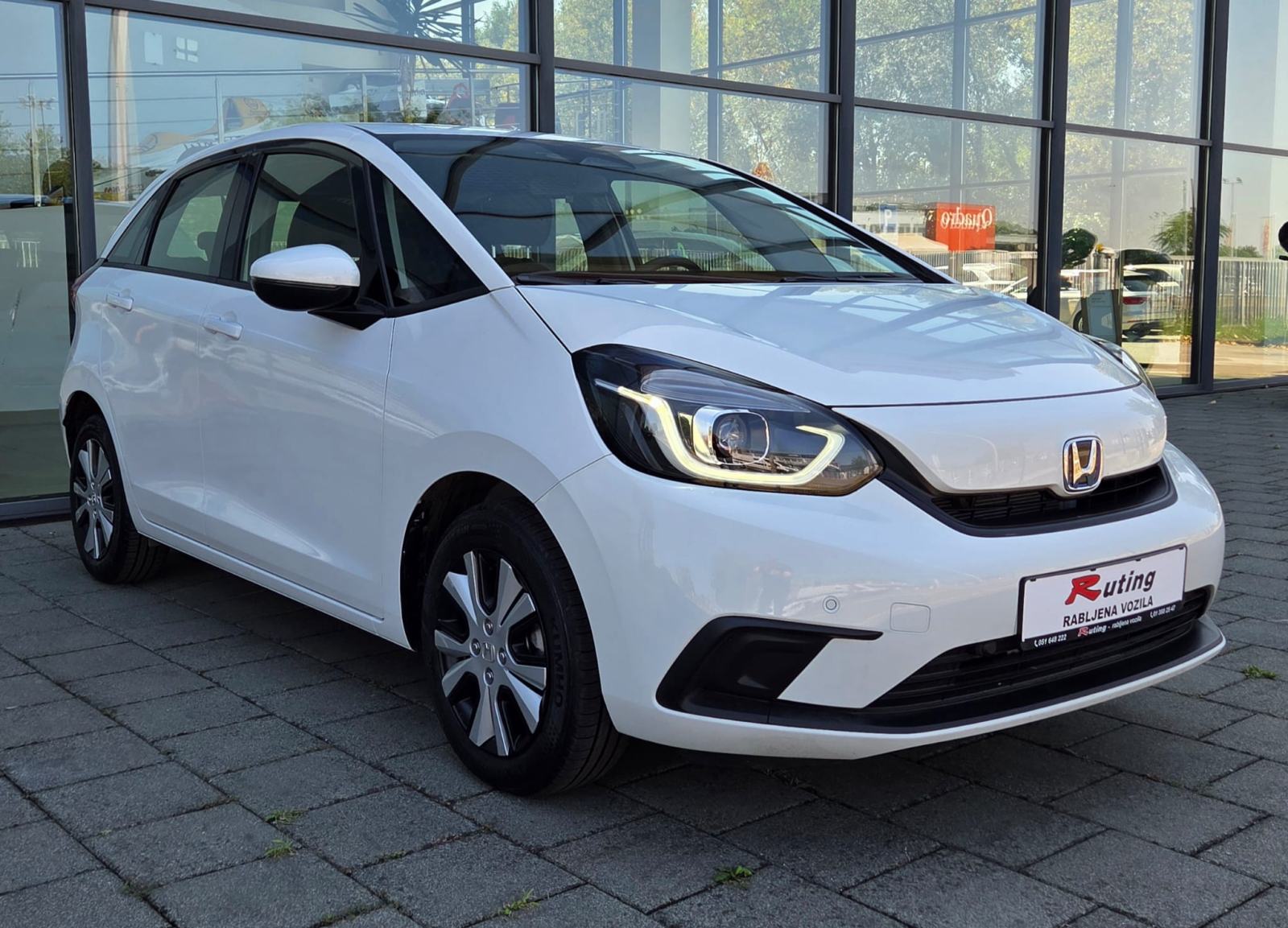 HONDA JAZZ 1,5 AUTOMATIK*FULL HYBRID*ELEGANCE***7.000 KM***GARANCIJA*, fotografija 3