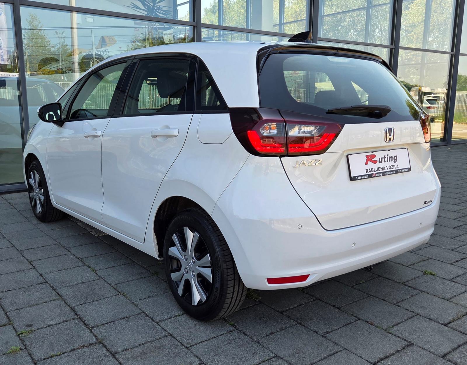 HONDA JAZZ 1,5 AUTOMATIK*FULL HYBRID*ELEGANCE***7.000 KM***GARANCIJA*, fotografija 4