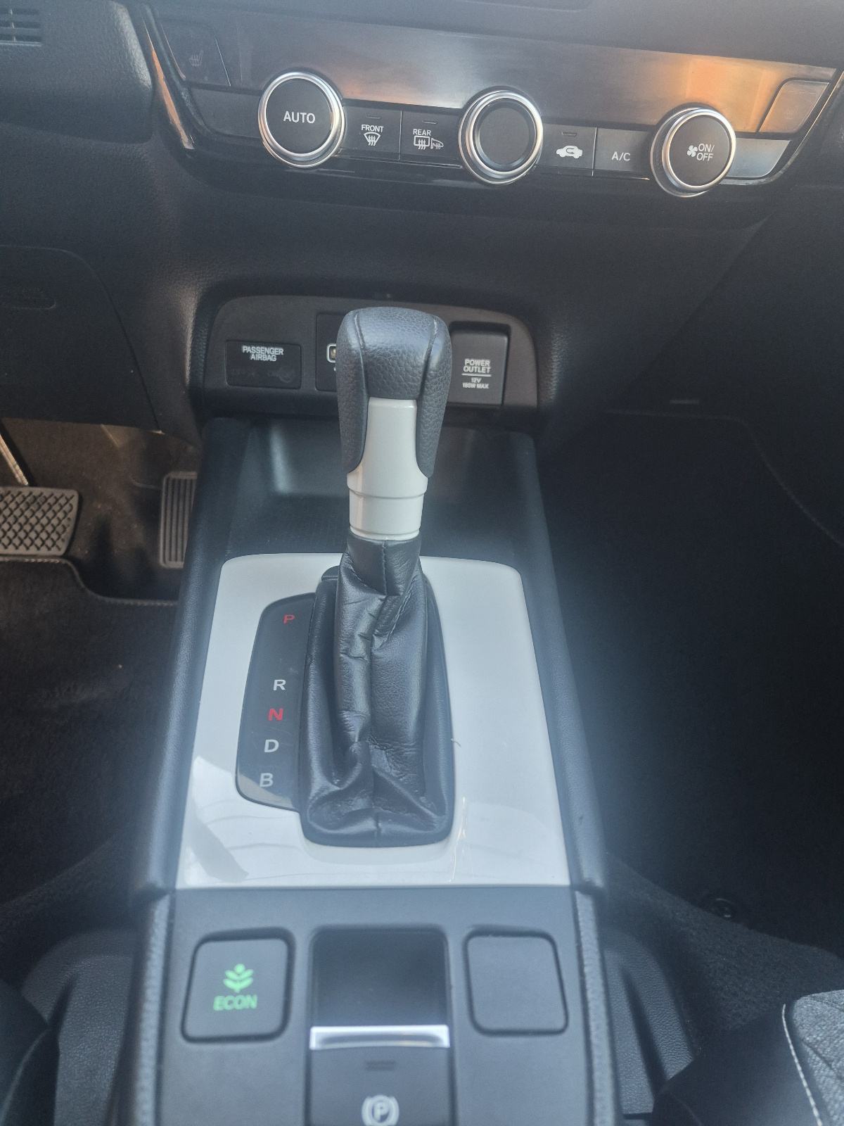 Honda jazz Hibrid, fotografija 16