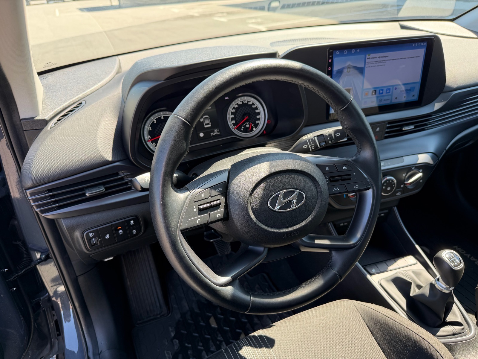 Hyundai Bayon 1,2 MPI 25.000km, grijanje volana i sjedala, fotografija 9