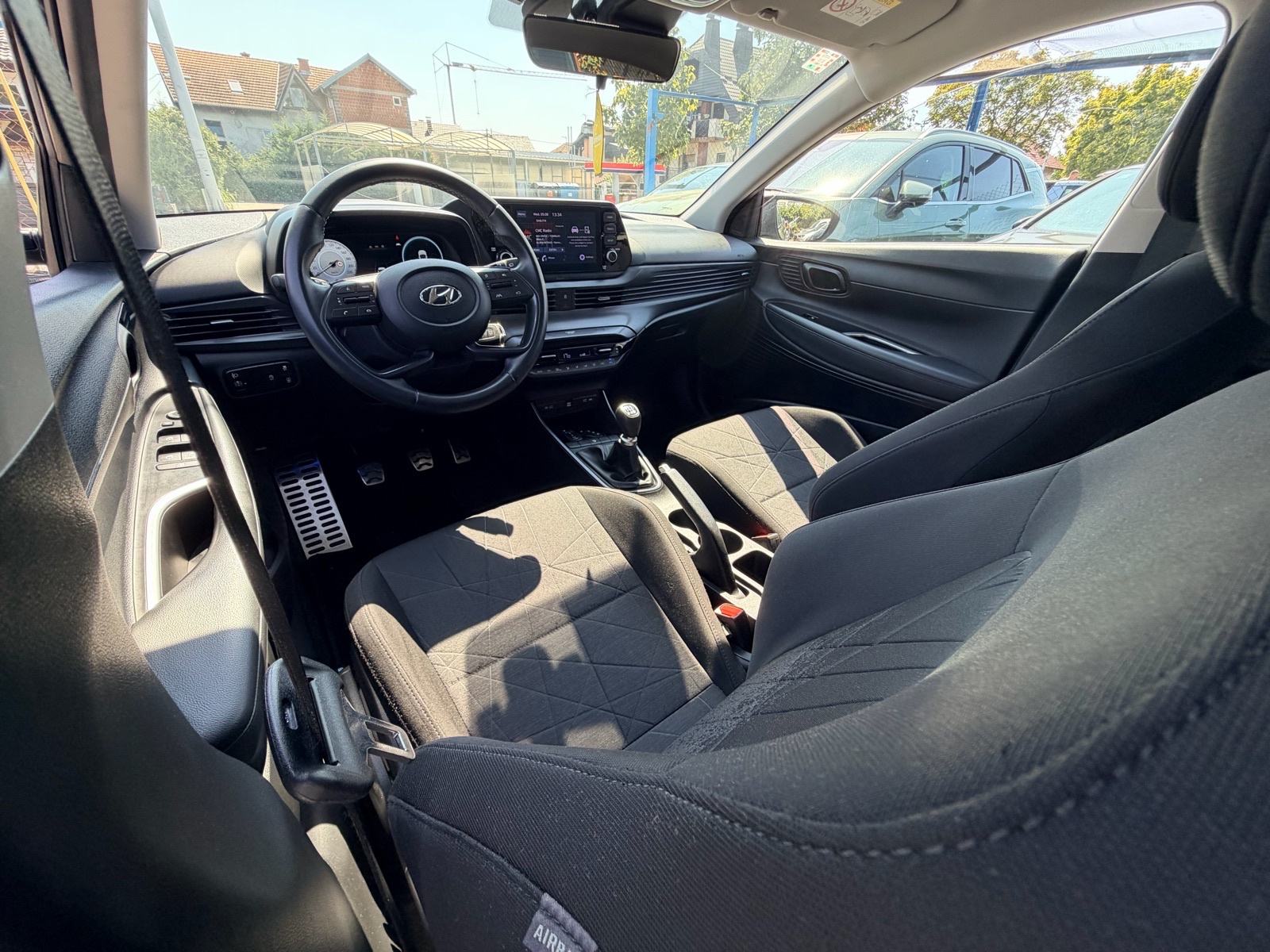 Hyundai Bayon 1,2 MPI*ODLICNO STANJE*, fotografija 11