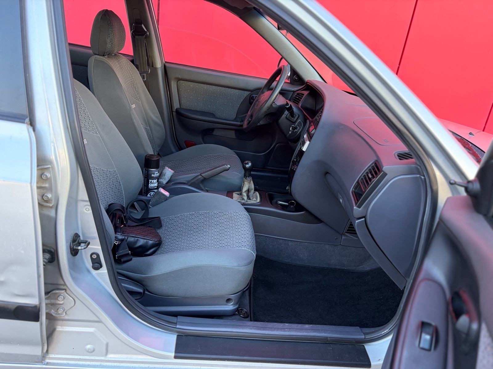 HYUNDAI ELANTRA 1.6 GL 150.000 KM PRVI VLASNIK !!!, fotografija 8