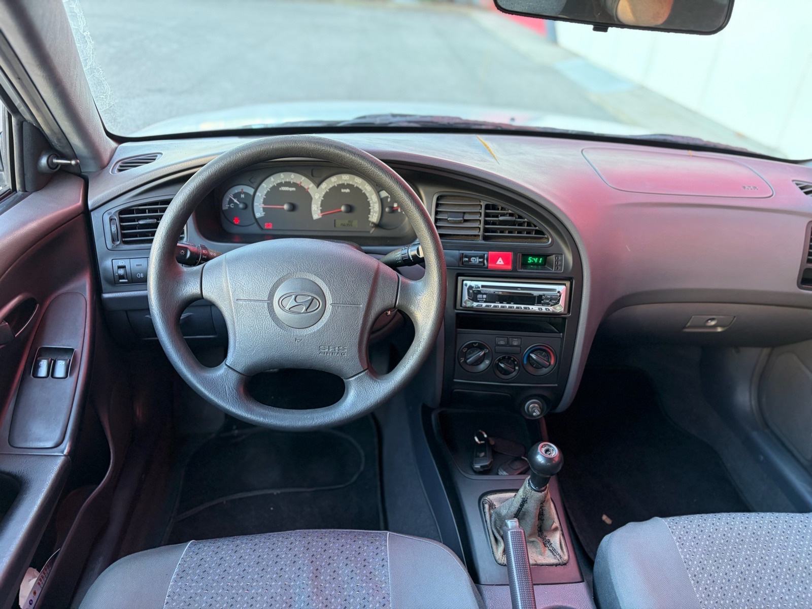 HYUNDAI ELANTRA 1.6 GL 150.000 KM PRVI VLASNIK !!!, fotografija 10