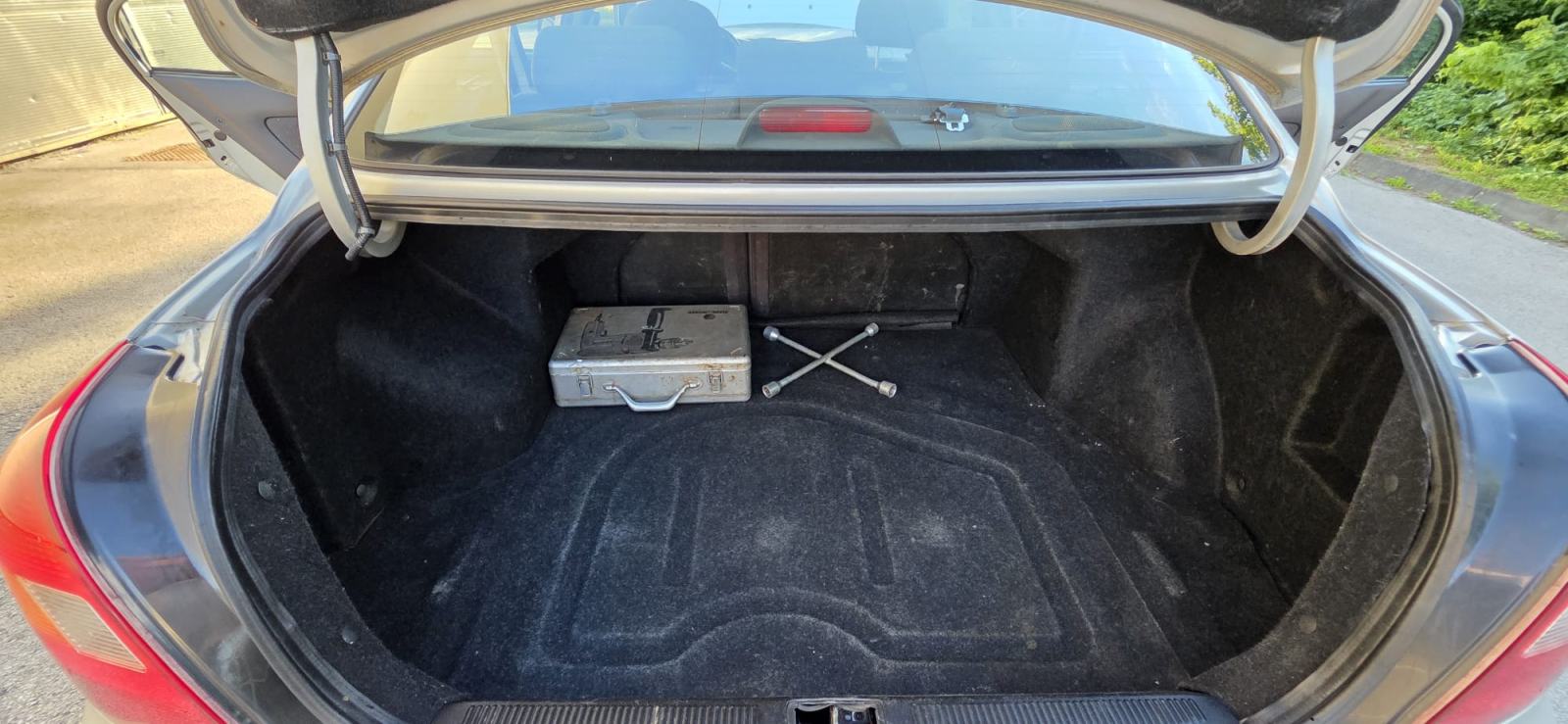 Hyundai Elantra 1,6 GLS reg. do 07/27, Vrlo dobro stanje, fotografija 20