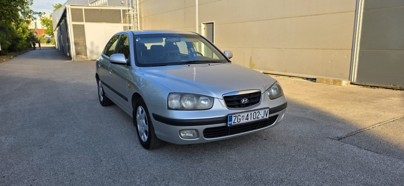 Hyundai Elantra 1,6 GLS reg. do 07/27, Vrlo dobro stanje, pogled izvana - slika 1