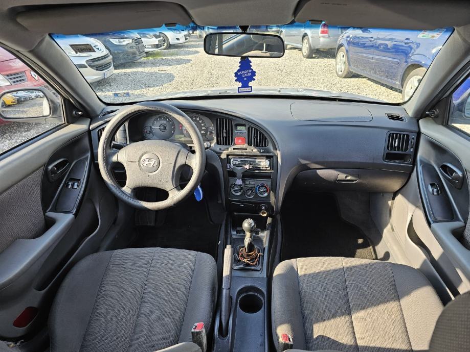 Hyundai Elantra 1,6, fotografija 8