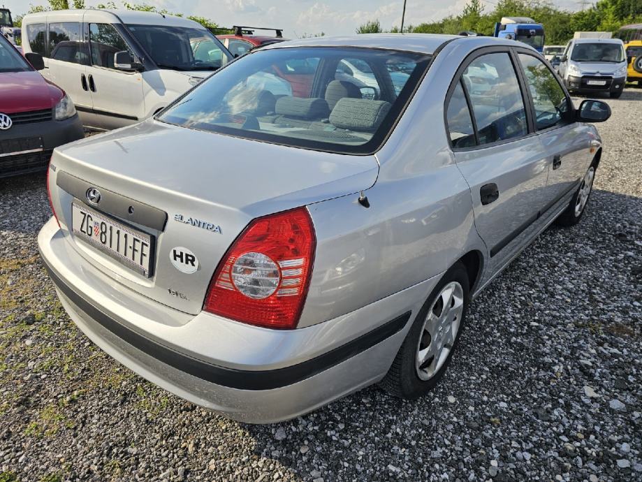 Hyundai Elantra 1,6, fotografija 16