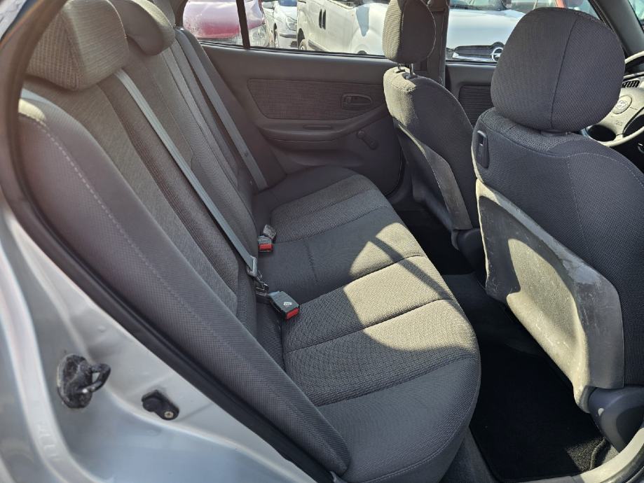 Hyundai Elantra 1,6, fotografija 10
