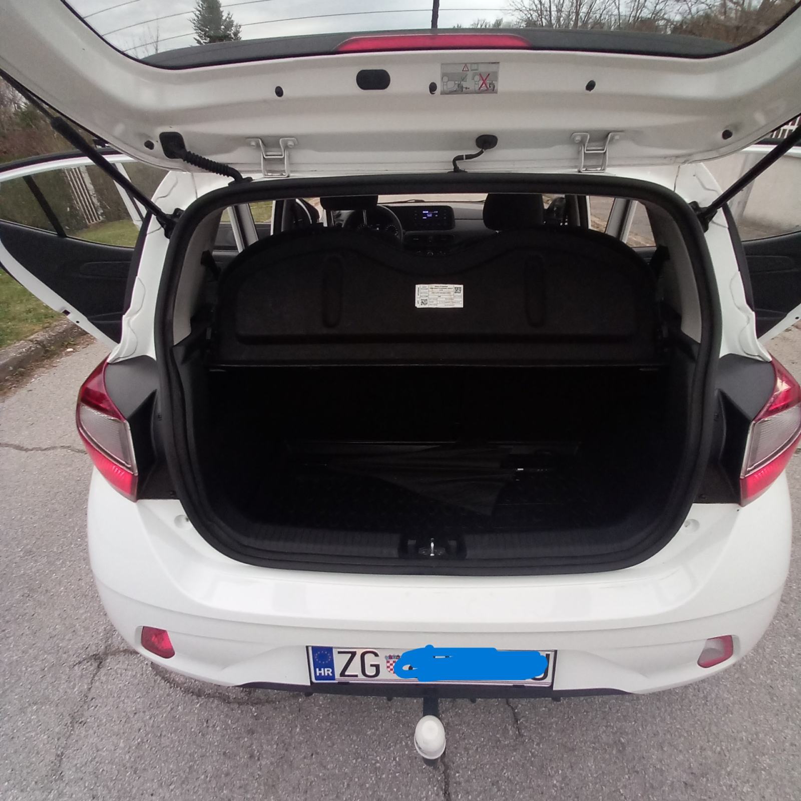 Hyundai i10, uredno servisiran, registriran do 02/2027, leasing, u PDV, fotografija 9