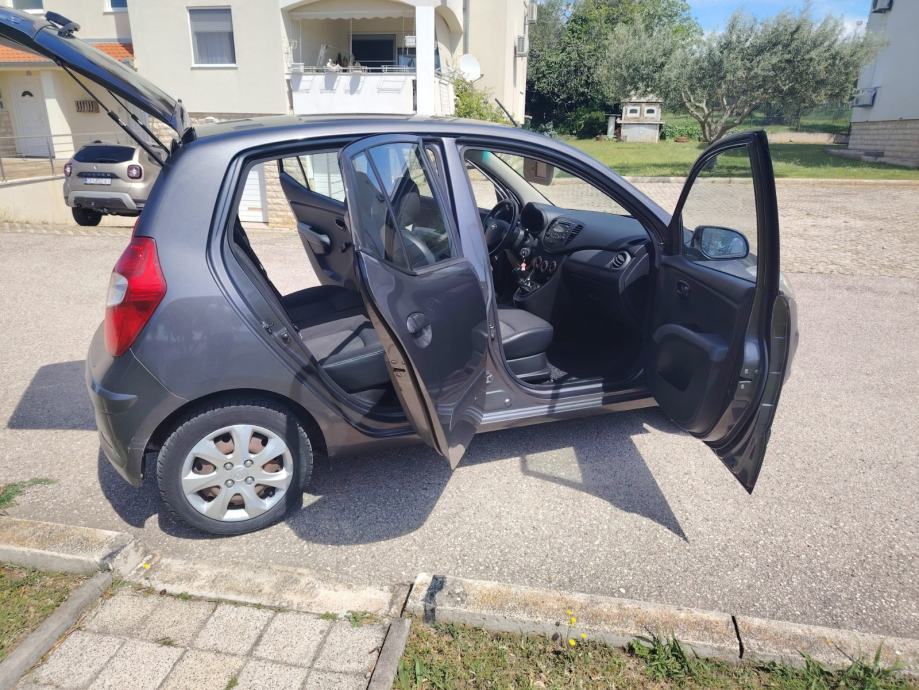 Hyundai i10 1,0 iLike LJETNA RASPRODAJA SAMO 3950 EURA, fotografija 6