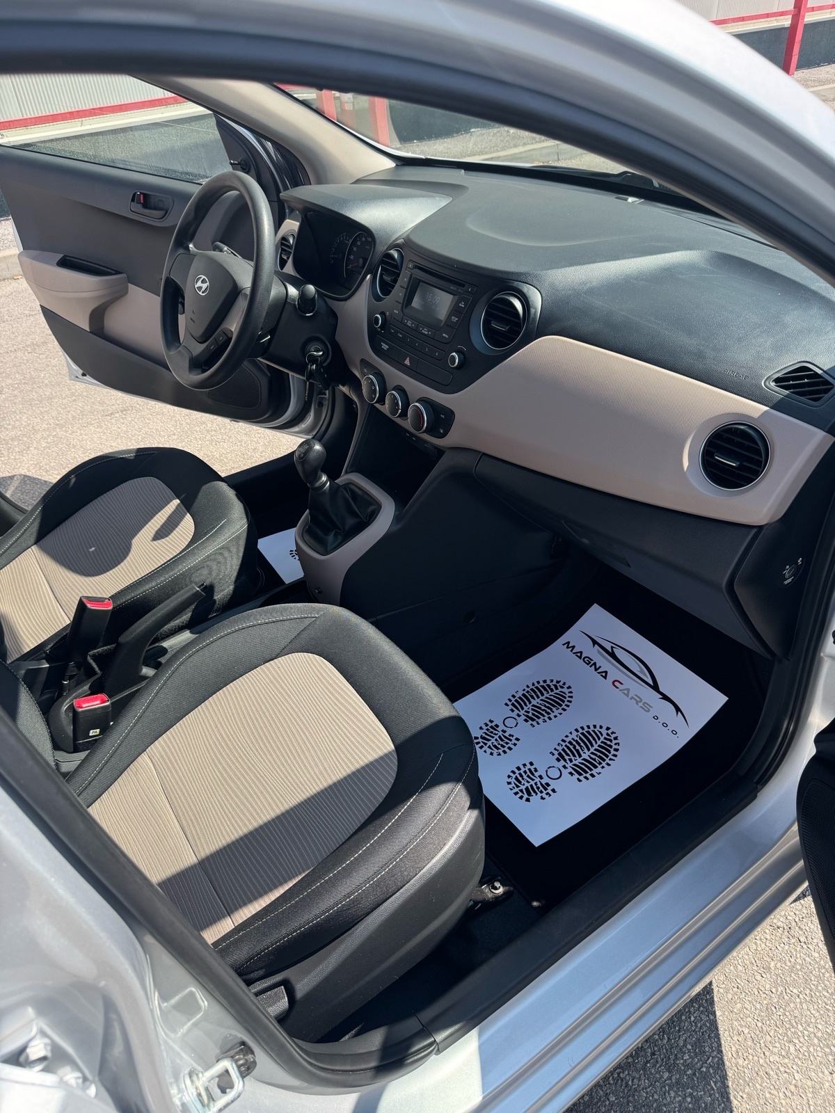 Hyundai i10 1,0 KLIMA, fotografija 12