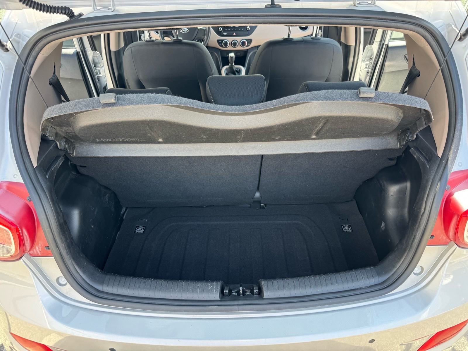 Hyundai i10 1,0 KLIMA, fotografija 17