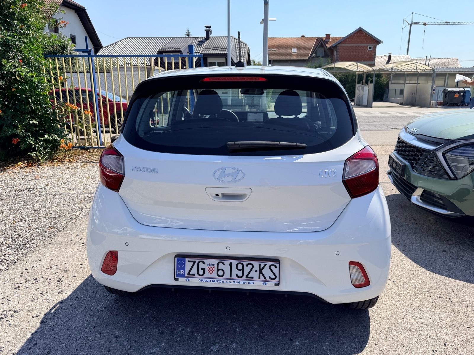 Hyundai i10 1,0*SAMO 6000km*11/2025*, fotografija 7