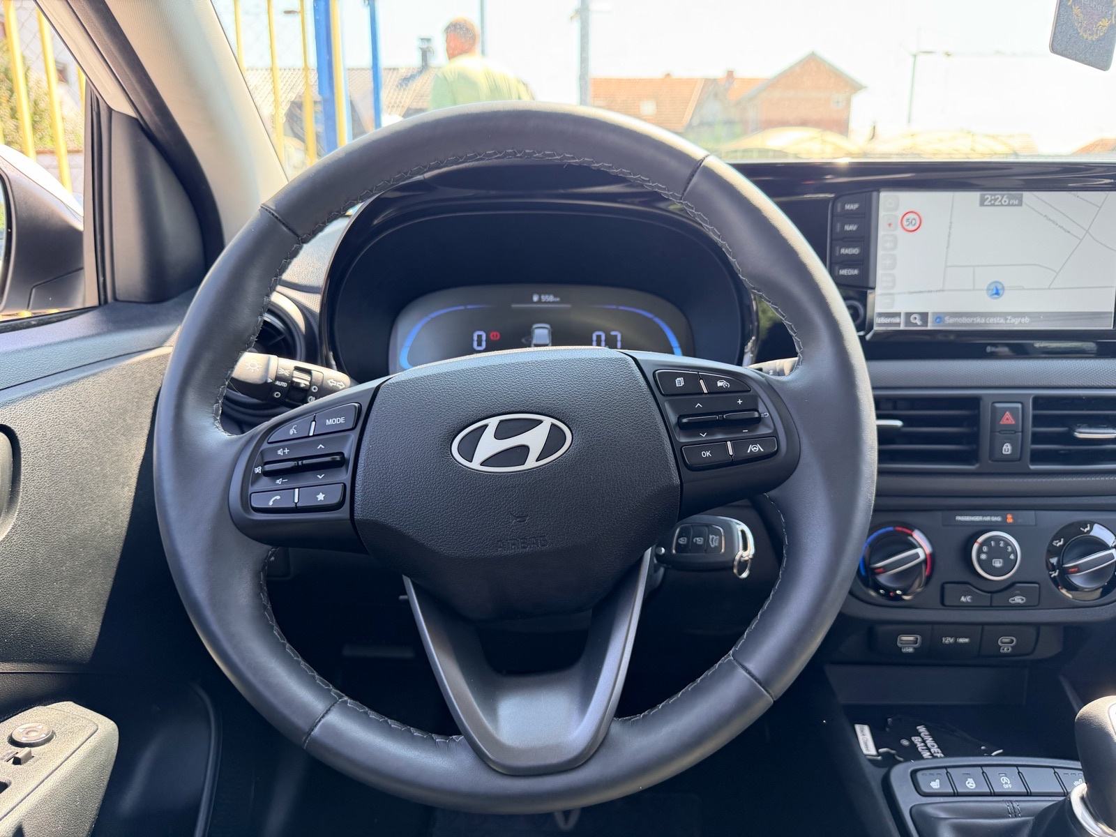 Hyundai i10 1,0*SAMO 6000km*11/2025*, fotografija 10