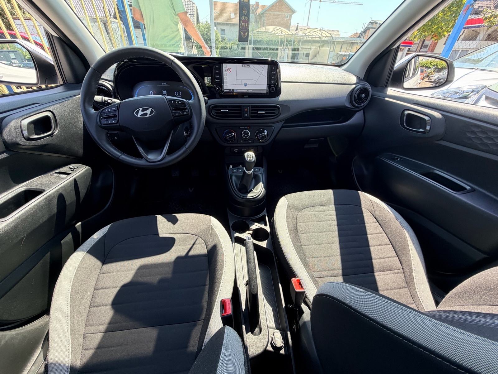 Hyundai i10 1,0*SAMO 6000km*11/2025*, fotografija 12